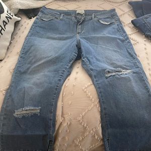 Super cute, bellbottoms capris